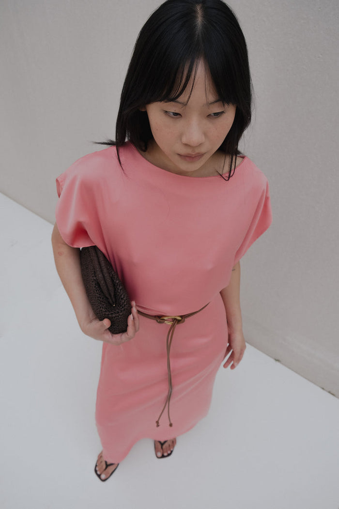 Vestido Midi Acetinado Rosa com Cinto