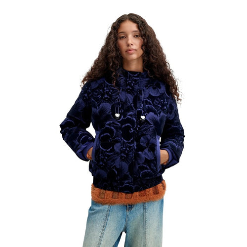 Blusão Azul com Padrão Floral — Azul